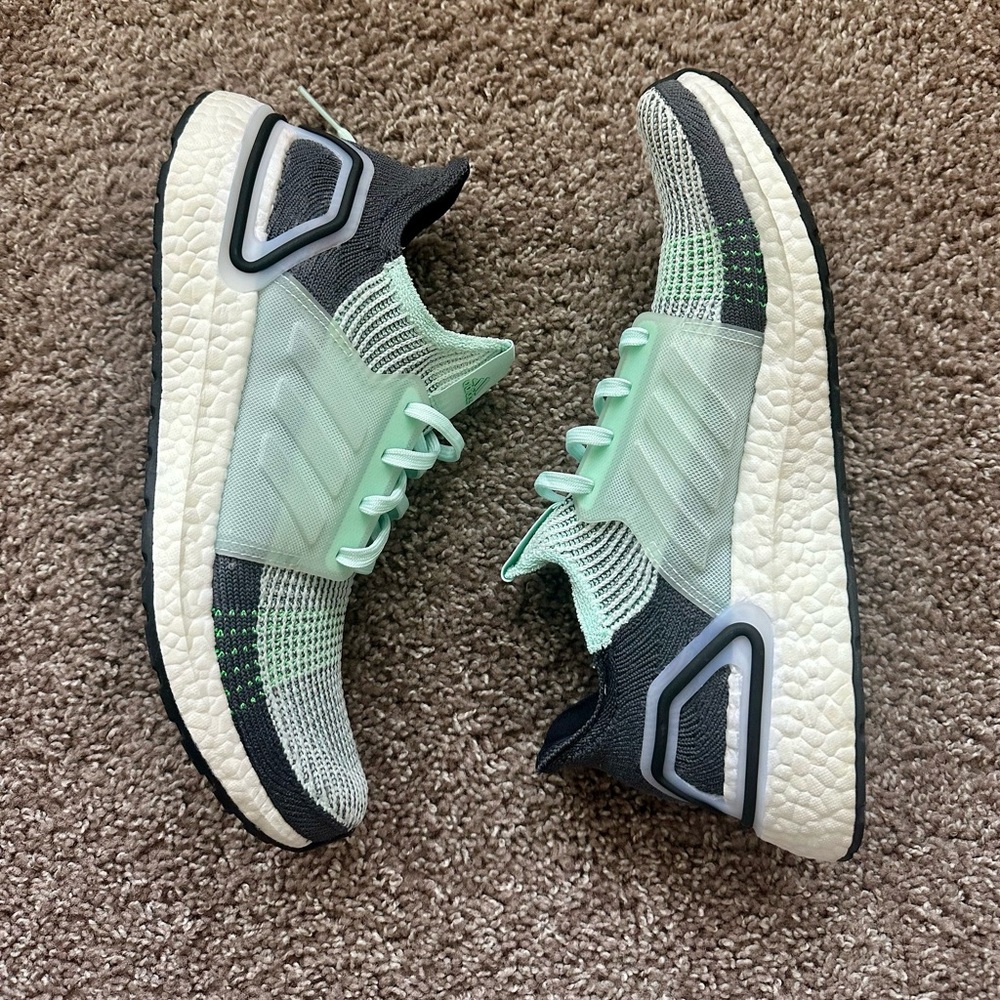 Adidas Ultraboost Ice Mint Running Shoes Mens 9.5 US